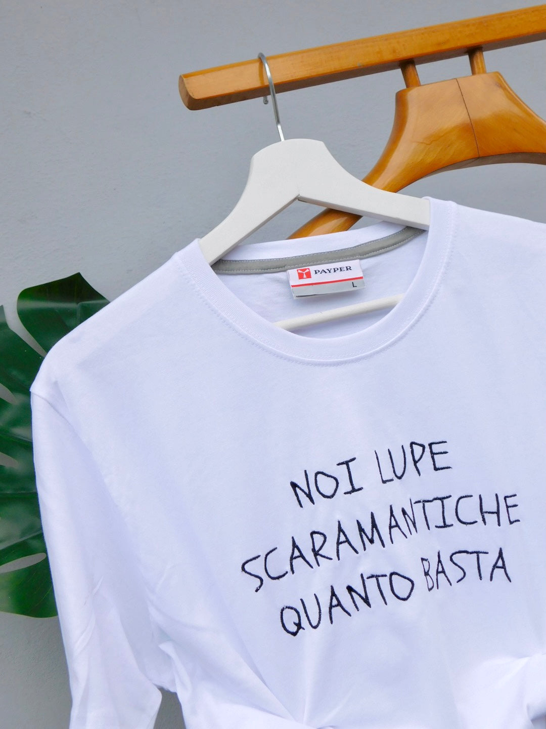 Noi lupe scaramantiche quanto basta - maglietta