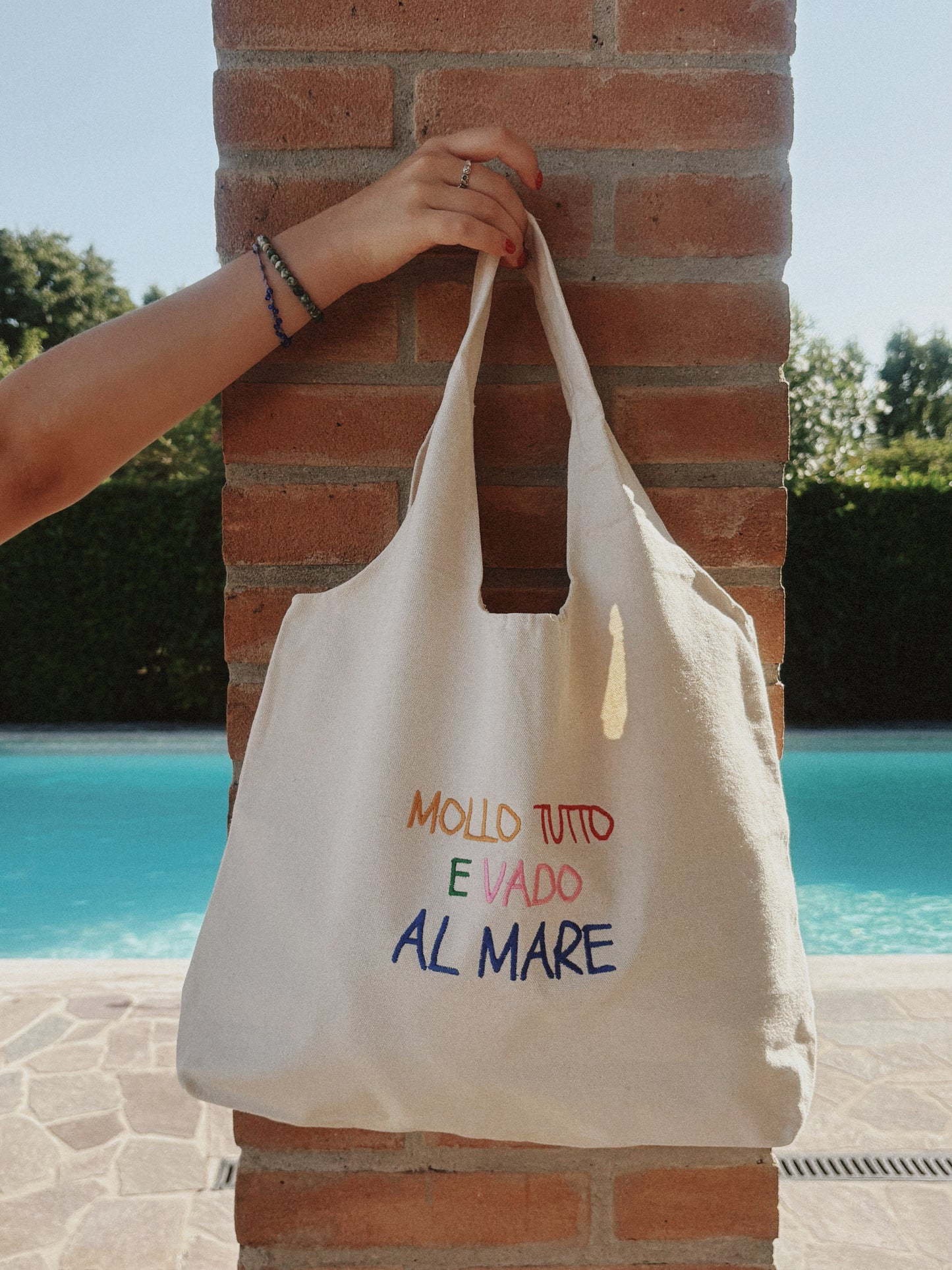 BORSA MARE - MOLLO TUTTO E VADO AL MARE